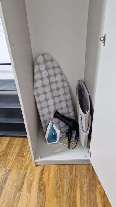 2 Bedroom Apartment Near Station Londres Extérieur photo